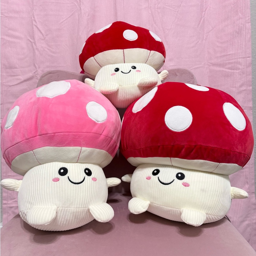 3 Mushroom plushies smoochy pals